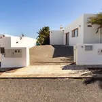 3 Bedroom With Pool And Jacuzzi Будинок відпочинку *