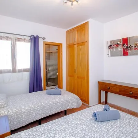 3 Bedroom With Pool And Jacuzzi * Плайя-Бланка