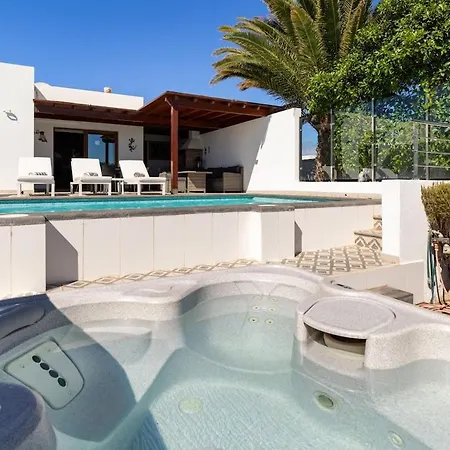 3 Bedroom With Pool And Jacuzzi * بلايا بلانكا