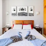 Holiday home 3 Bedroom With Pool And Jacuzzi *