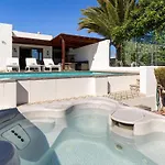 3 Bedroom With Pool And Jacuzzi * Playa Blanca (Lanzarote)