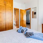 3 Bedroom With Pool And Jacuzzi Holiday home *