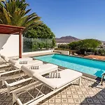 3 Bedroom With Pool And Jacuzzi Casa de Férias