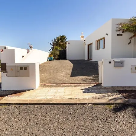 3 Bedroom With Pool And Jacuzzi Dom wakacyjny *
