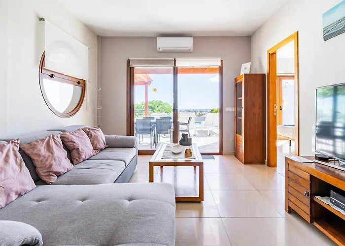 بيت للعطل 3 Bedroom With Pool And Jacuzzi *