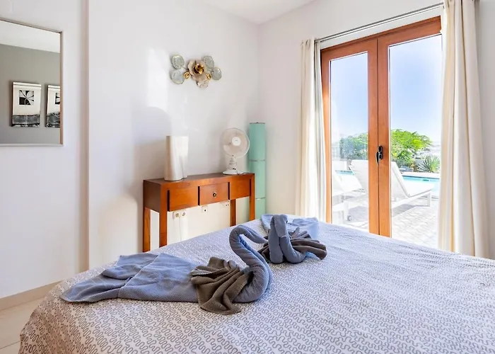 بيت للعطل 3 Bedroom With Pool And Jacuzzi *