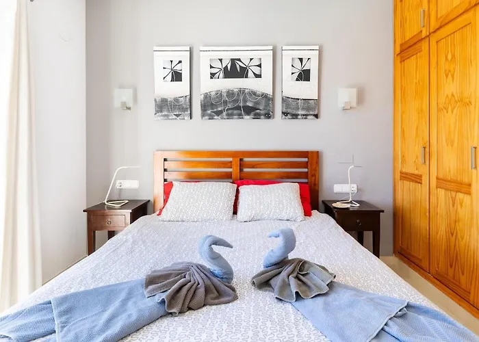 بيت للعطل 3 Bedroom With Pool And Jacuzzi *