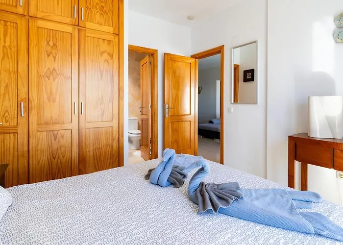 3 Bedroom With Pool And Jacuzzi بيت للعطل *