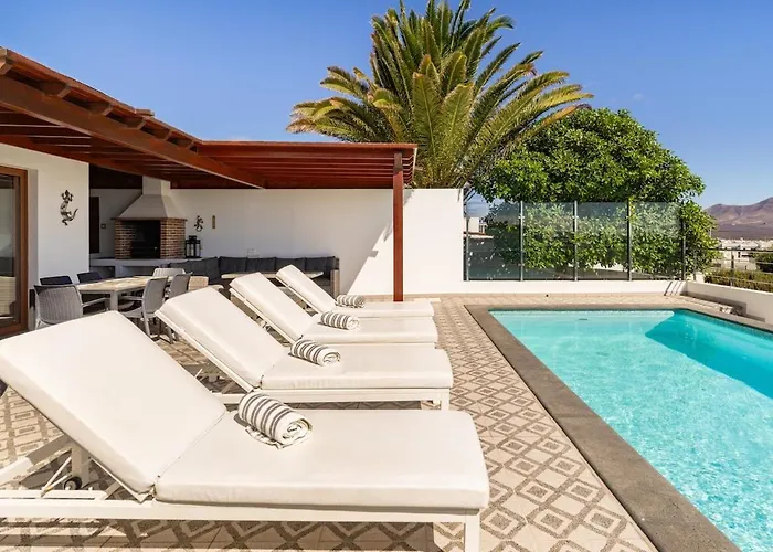 3 Bedroom With Pool And Jacuzzi