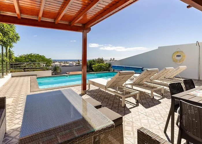 3 Bedroom With Pool And Jacuzzi بيت للعطل