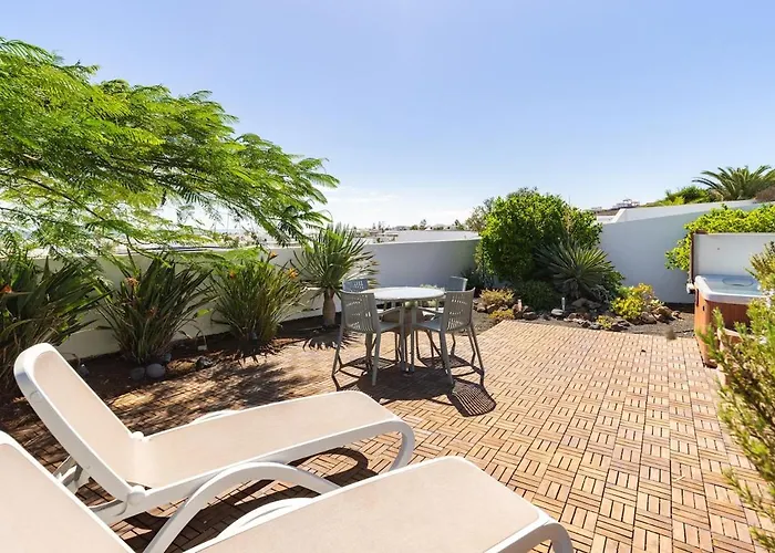 بيت للعطل 3 Bedroom With Pool And Jacuzzi