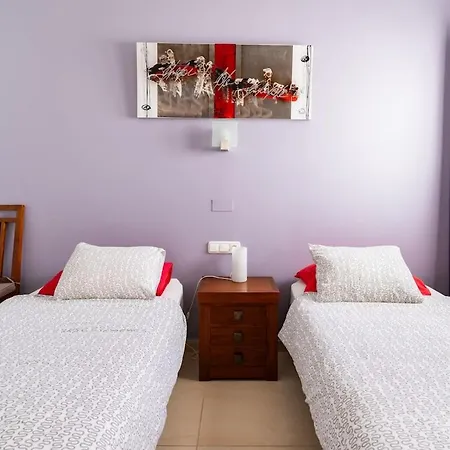 Semesterbostad 3 Bedroom With Pool And Jacuzzi *