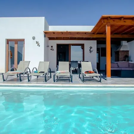 3 Bedroom With Pool And Jacuzzi Casa de Férias