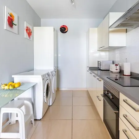 Semesterbostad 3 Bedroom With Pool And Jacuzzi