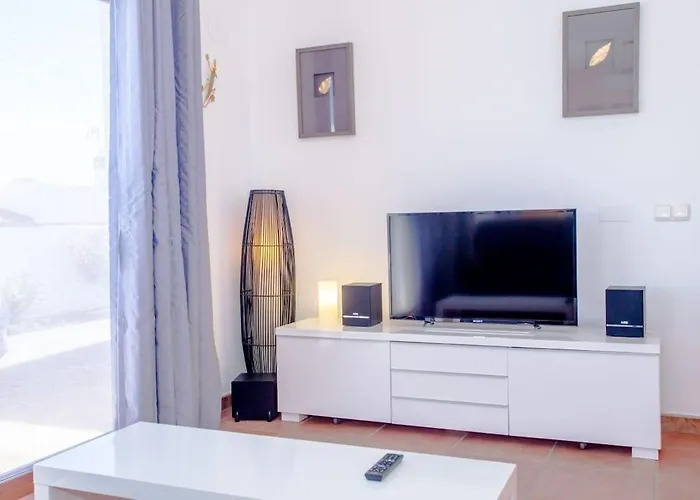 3 Bedroom With Pool And Jacuzzi Casa de Férias Playa Blanca (Lanzarote)