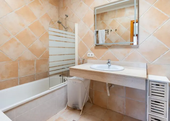 3 Bedroom With Pool And Jacuzzi *