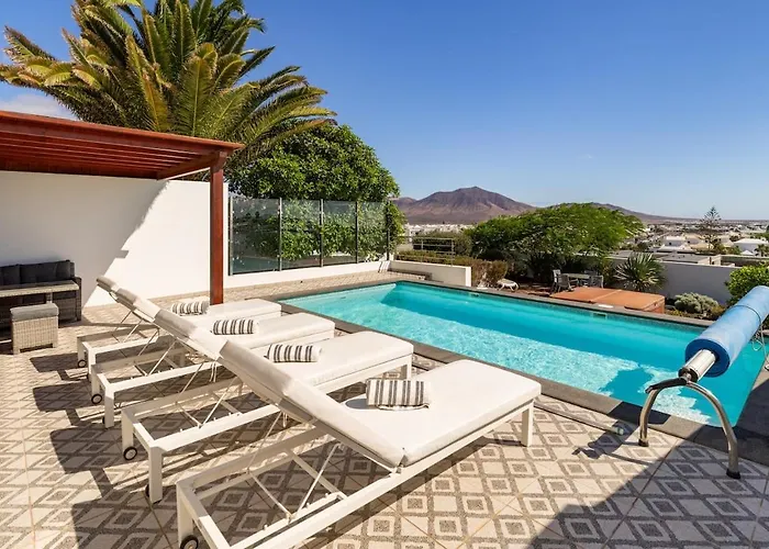 3 Bedroom With Pool And Jacuzzi Casa de Férias