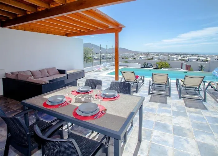 3 Bedroom With Pool And Jacuzzi *